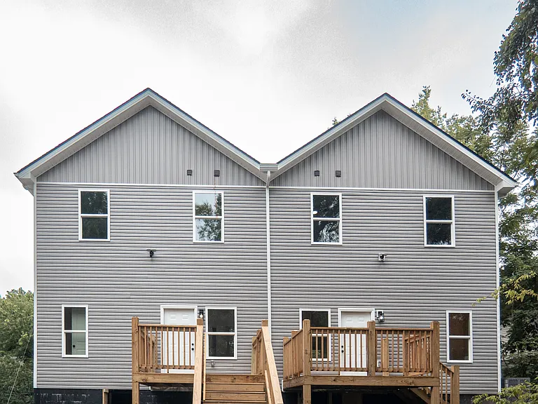 211 Avenue C — Photo 24