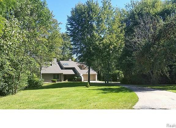 2nd image of 2341 Meadowcroft Dr