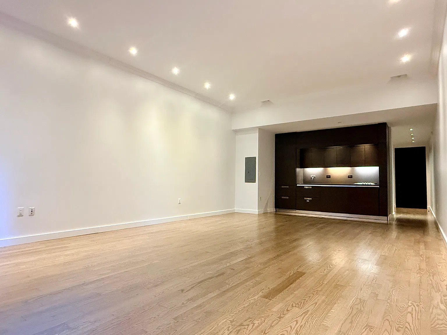 20 Pine St — Photo 4