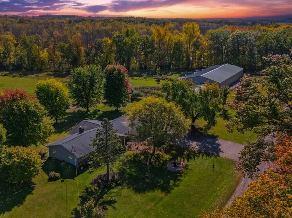 N4742 Thompson Rd, Shiocton, WI 54170