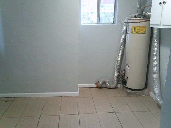 3rd image of 424 1/2 W Lime Ave
