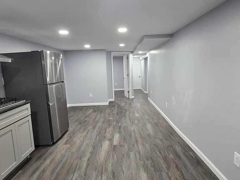 329 E 22nd St — Photo 5