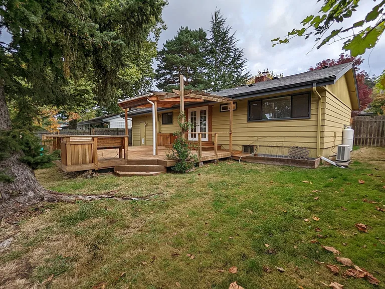3170 University St — Photo 4