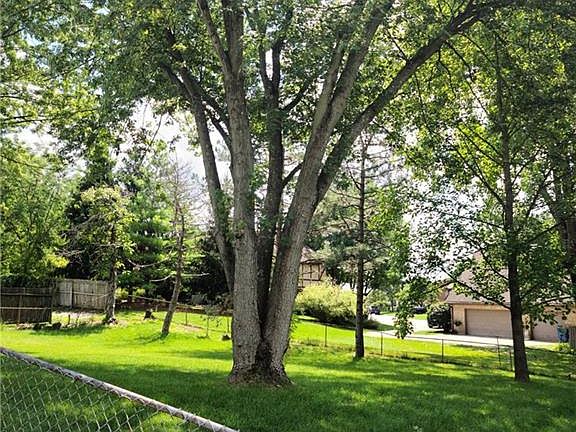 5th image of 4920 Seville Dr