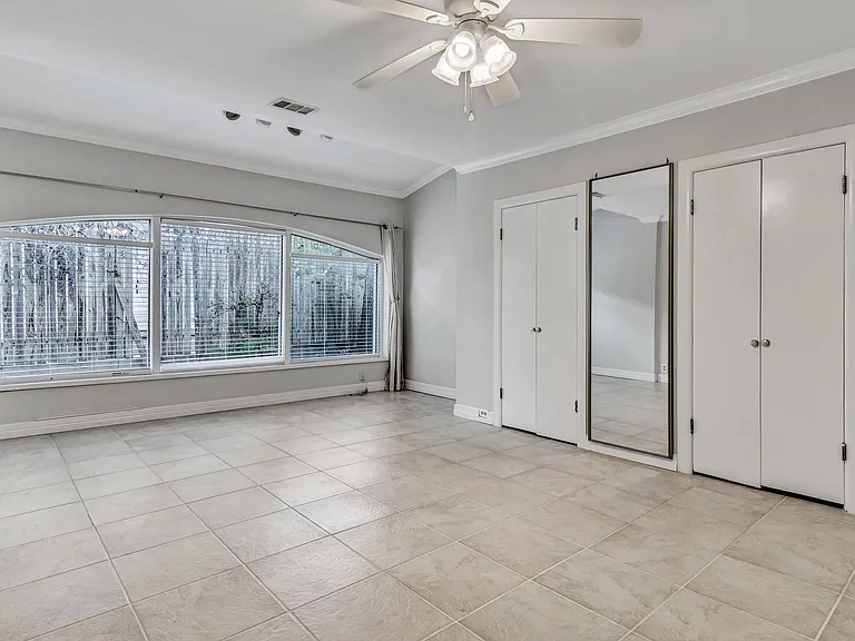 112 Cloverleaf Ave — Photo 16