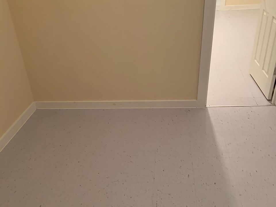 1st image of 628 S Broadway