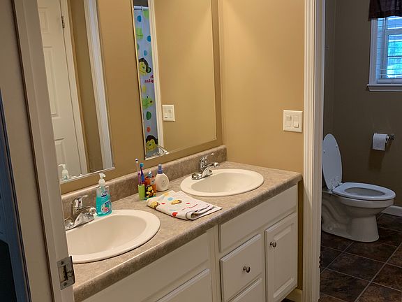 2nd bathroom