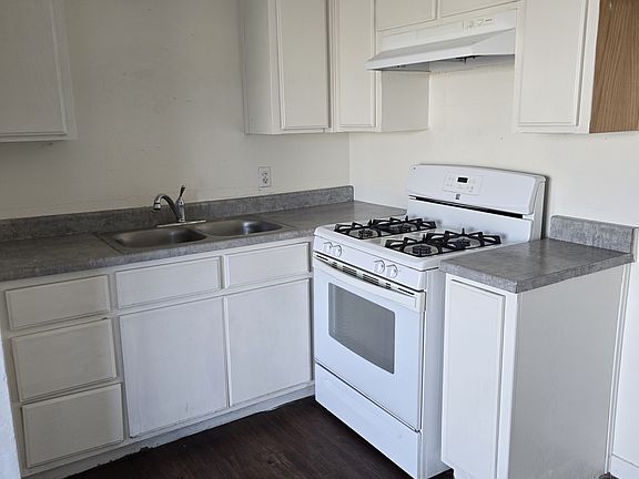 3rd image of 196 S C St #B