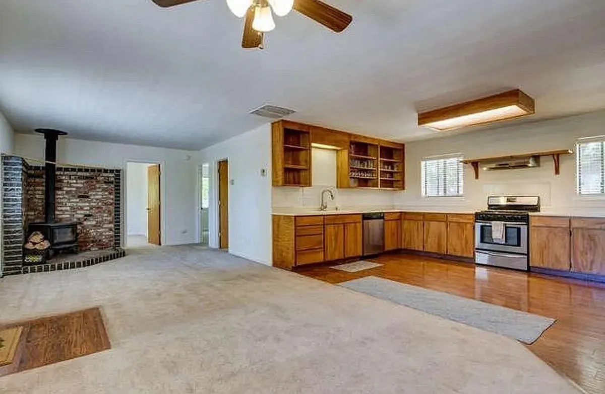 Building Photo - 4180 Northwood Dr