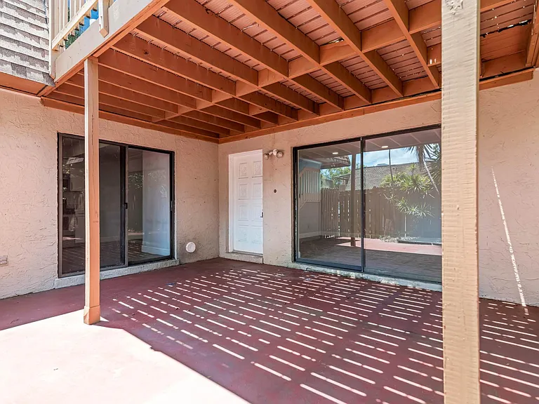 1828 S Park Ave — Photo 17