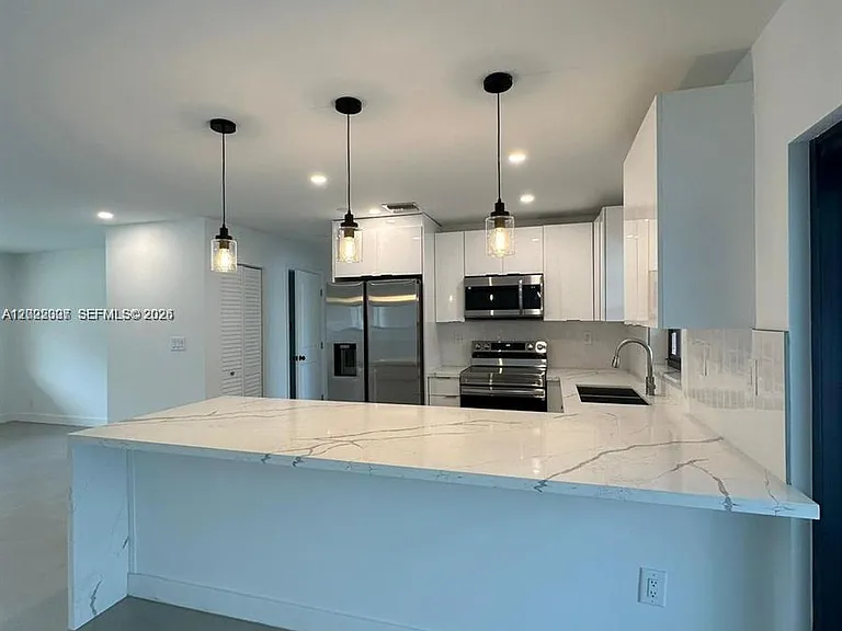 4901 Washington St — Photo 17