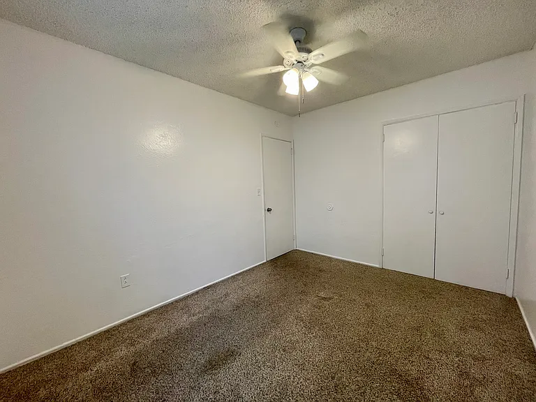 325 Roanoke Rd #325 — Photo 11