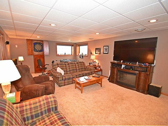 5th image of 1721 Longwood Ct