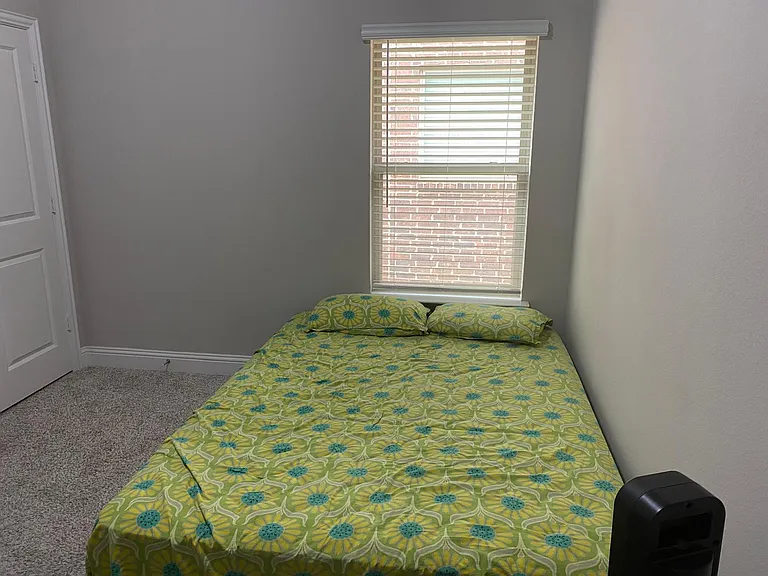 332 Mary Dr — Photo 4