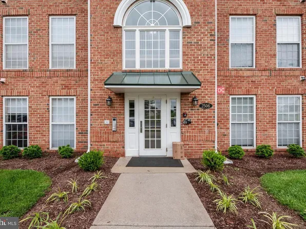 2506 Coach House Way APT 3B, Frederick, MD 21702