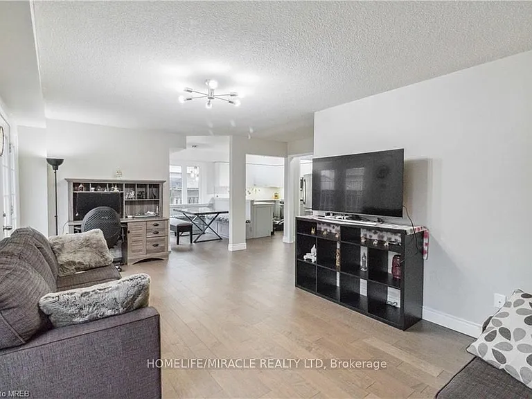 2245 Pathfinder Dr — Photo 14