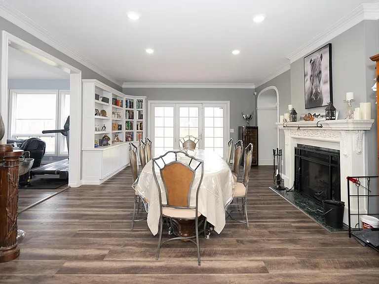 2401 E Brocker Rd — Photo 16