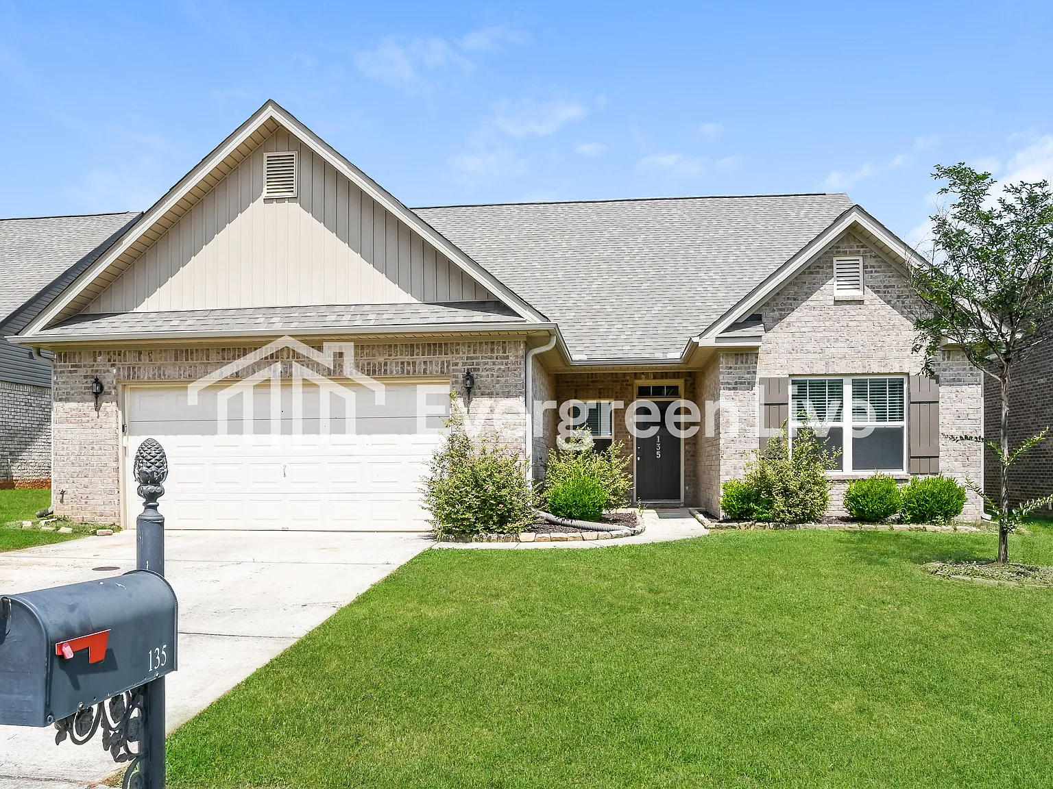 5 bed, 3.0 bath, 2596 sqft, $2,045 — Photo 1