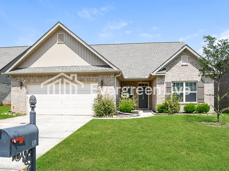 135 White Rock Dr — Photo 1