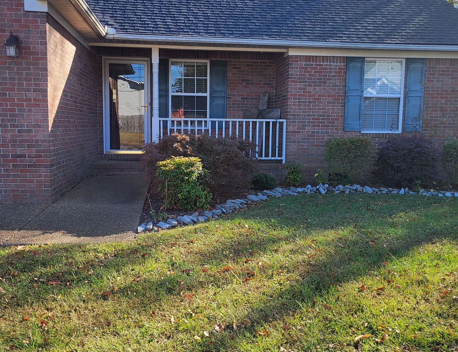 3 bed, 1249 sqft, $2,200 — Photo 2