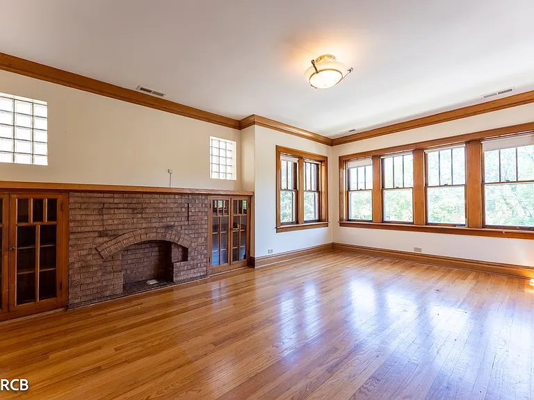 5325 W Montrose Ave #2 — Photo 4