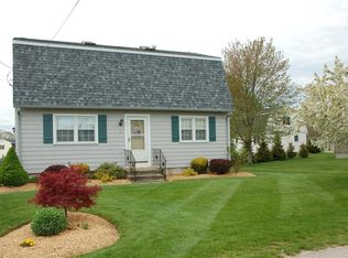 16 Spencer Dr, Westerly, RI 02891
