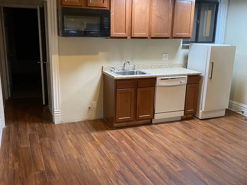 327 Atwood St #2