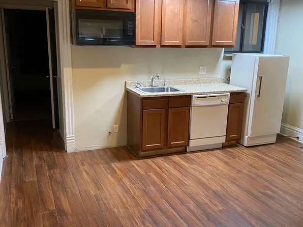 327 Atwood St APT 2, Pittsburgh, PA 15213