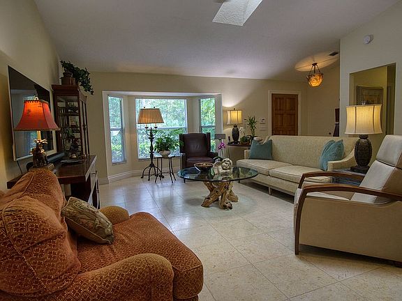 Great room to Entry view