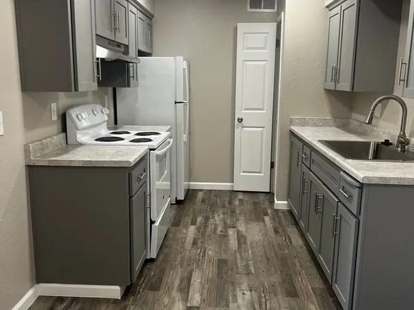 Meadowbrook Apartments