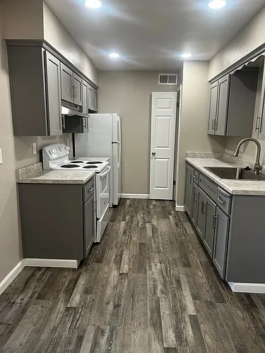 Meadowbrook Apartments Photo 1