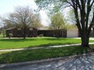 608 S Jefferson St, Mahomet, IL 61853