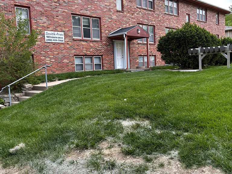 103 Zenith Dr #2 — Photo 1