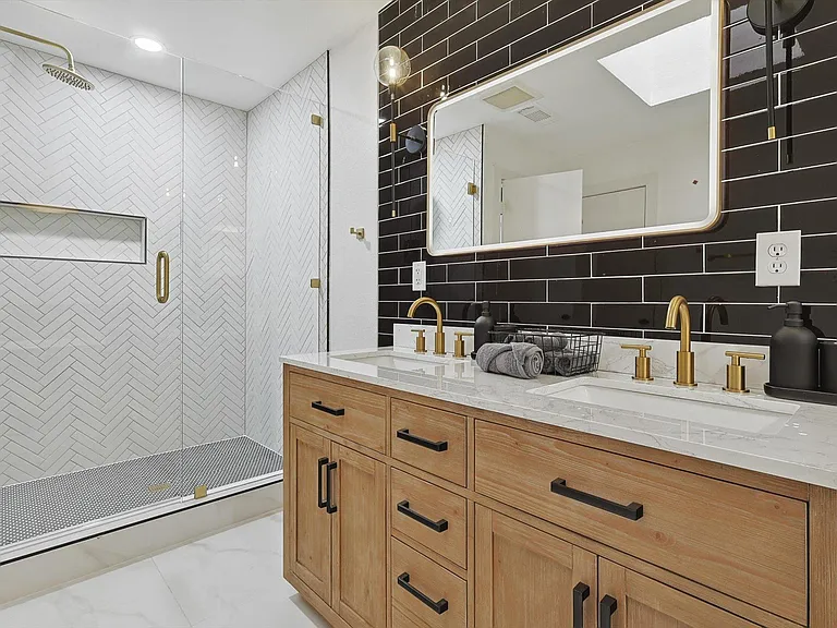 2420 Vista Glen Ln — Photo 29