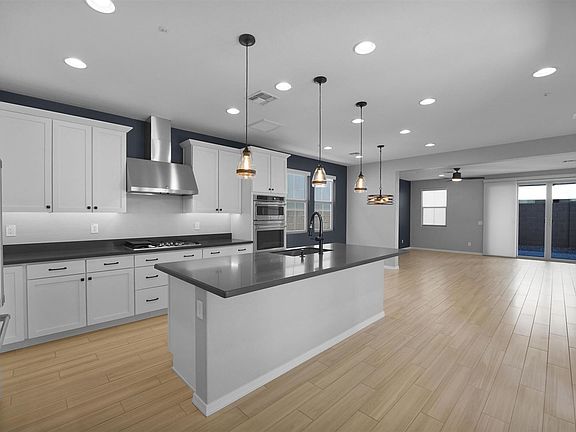 3rd image of 2354 W Gloria Ln
