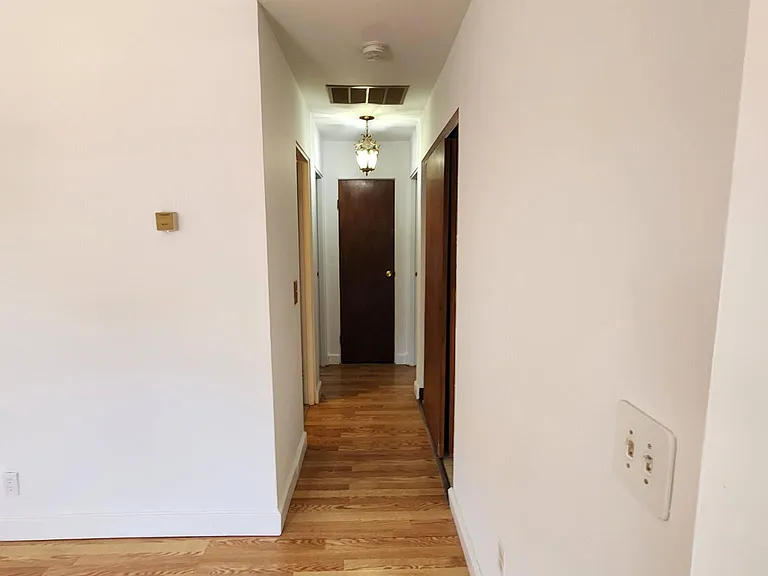 4675 Croftshire Dr #4675 — Photo 9