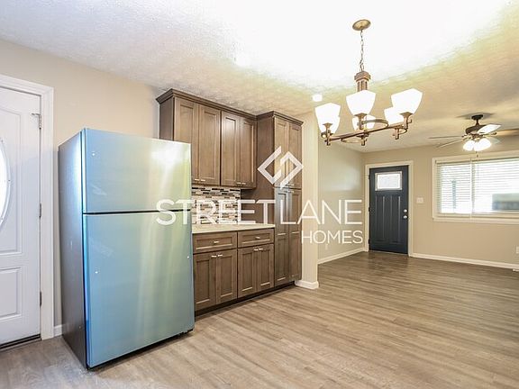 5th image of 167 Dogwood Ave