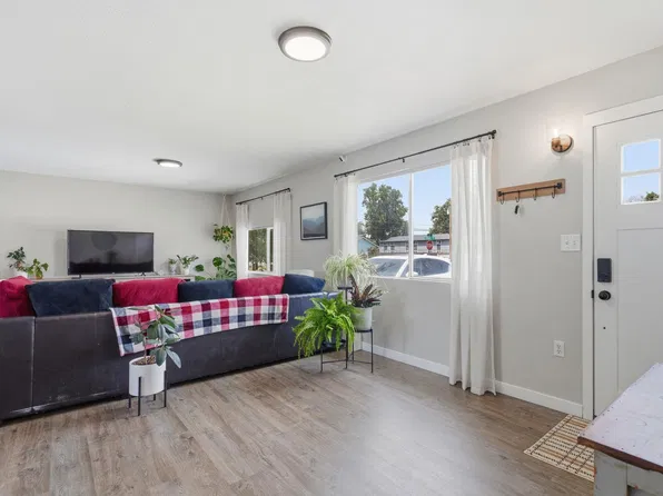 3701 Grant Loop, West Richland, WA 99353