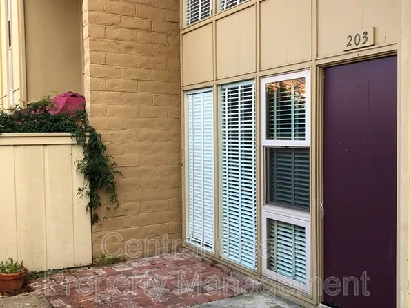 451 Dela Vina Ave APT 203, Monterey, CA 93940