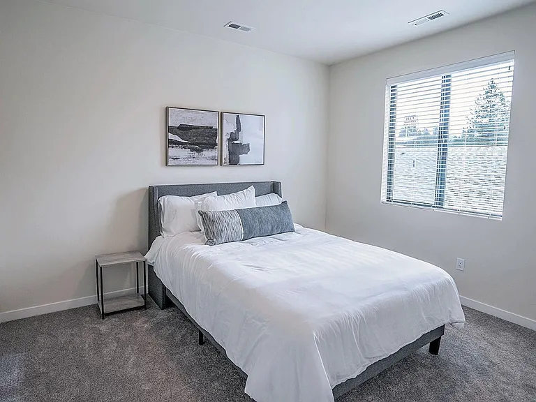 3316 N Rosalia Rd — Photo 28