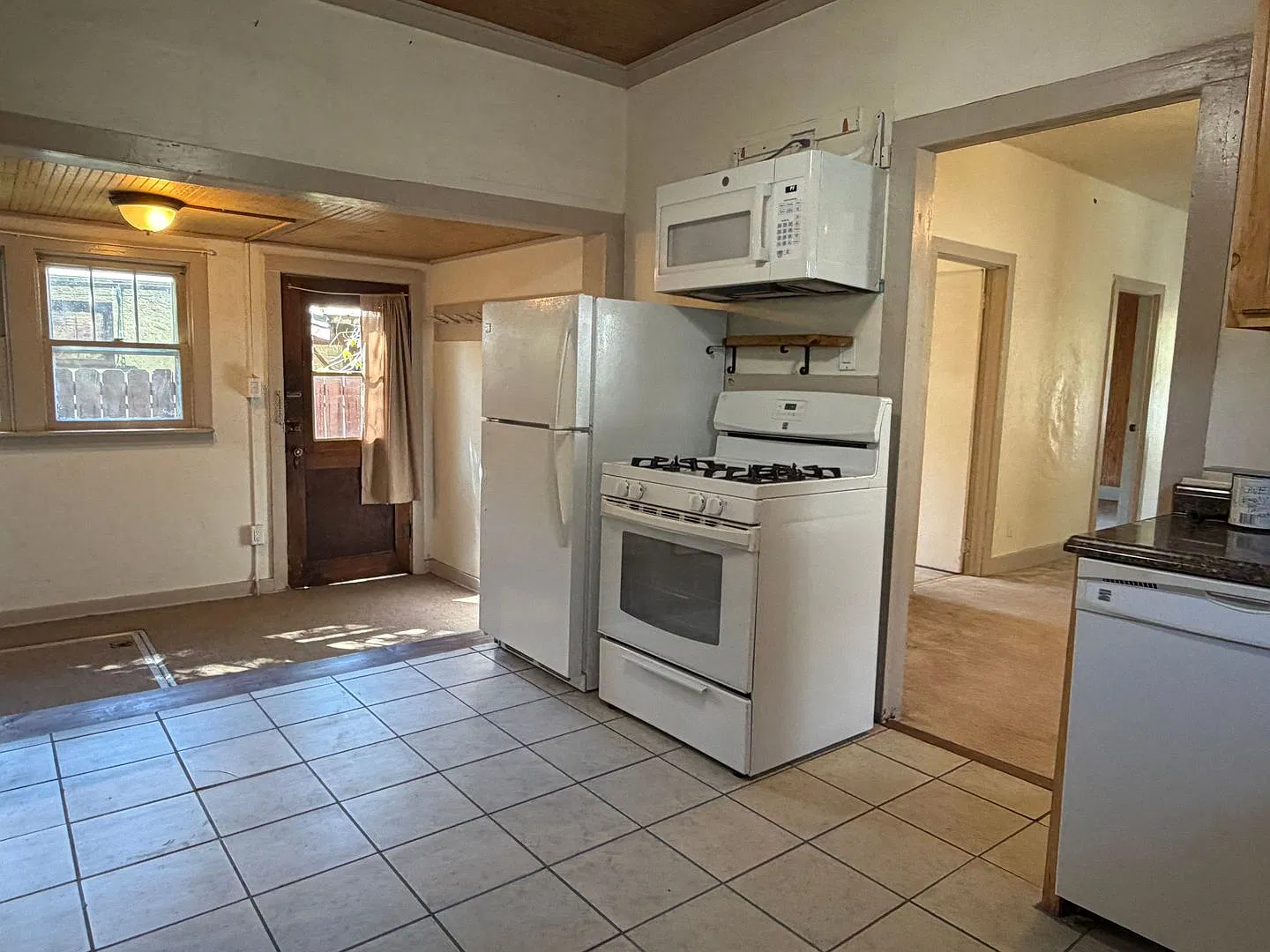 Charming 1-Bedroom + Office on 3rd Ave Walk to Downtown — Photo 3