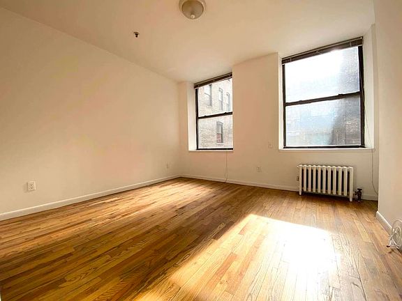 4th image of 114 E 28th St APT 3D