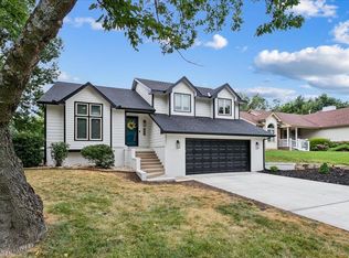 231 E Forest Park Ct, Derby, KS 67037