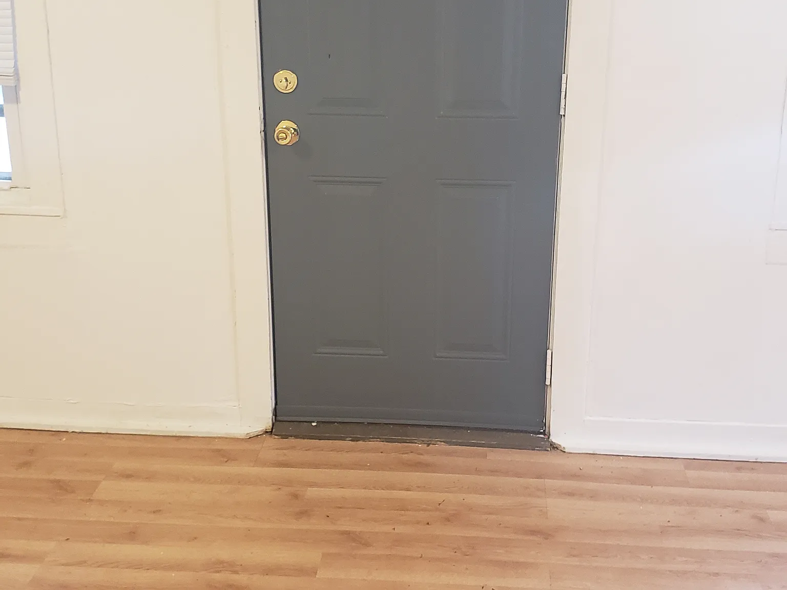 3 bed, $950 — Photo 1