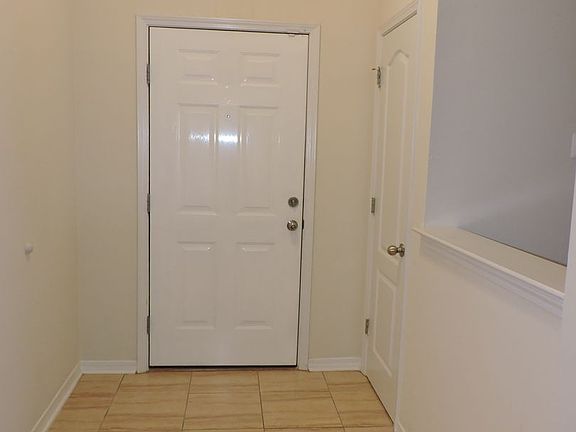 2nd image of 1453 Sturbridge Pl