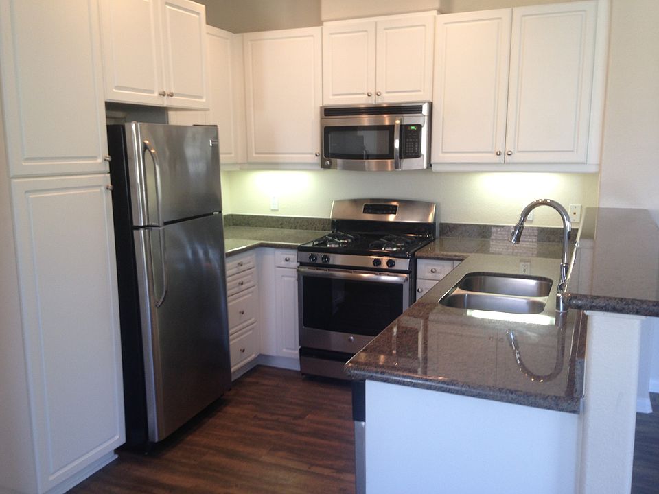 1st image of 12309 Creekview Dr Unit 10