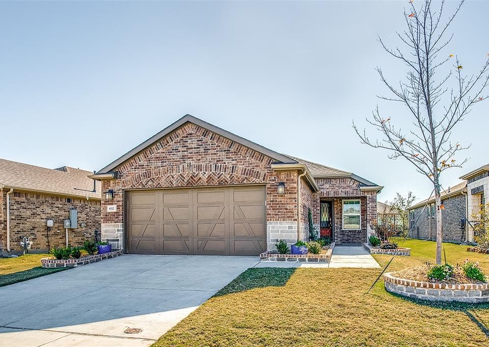 1st image of 832 Hidden Eddy Dr