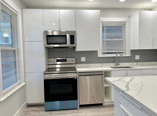 699 E 7th St #3B, Boston, MA 02127