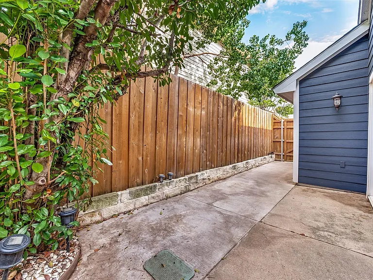 2759 Harbinger Ln — Photo 14