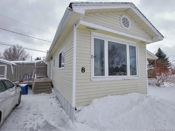 8 3rd St, Moncton, NB E1H 1K7